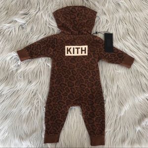 KITH KIDS CLASSIC LOGO COVERALL - CHEETAH